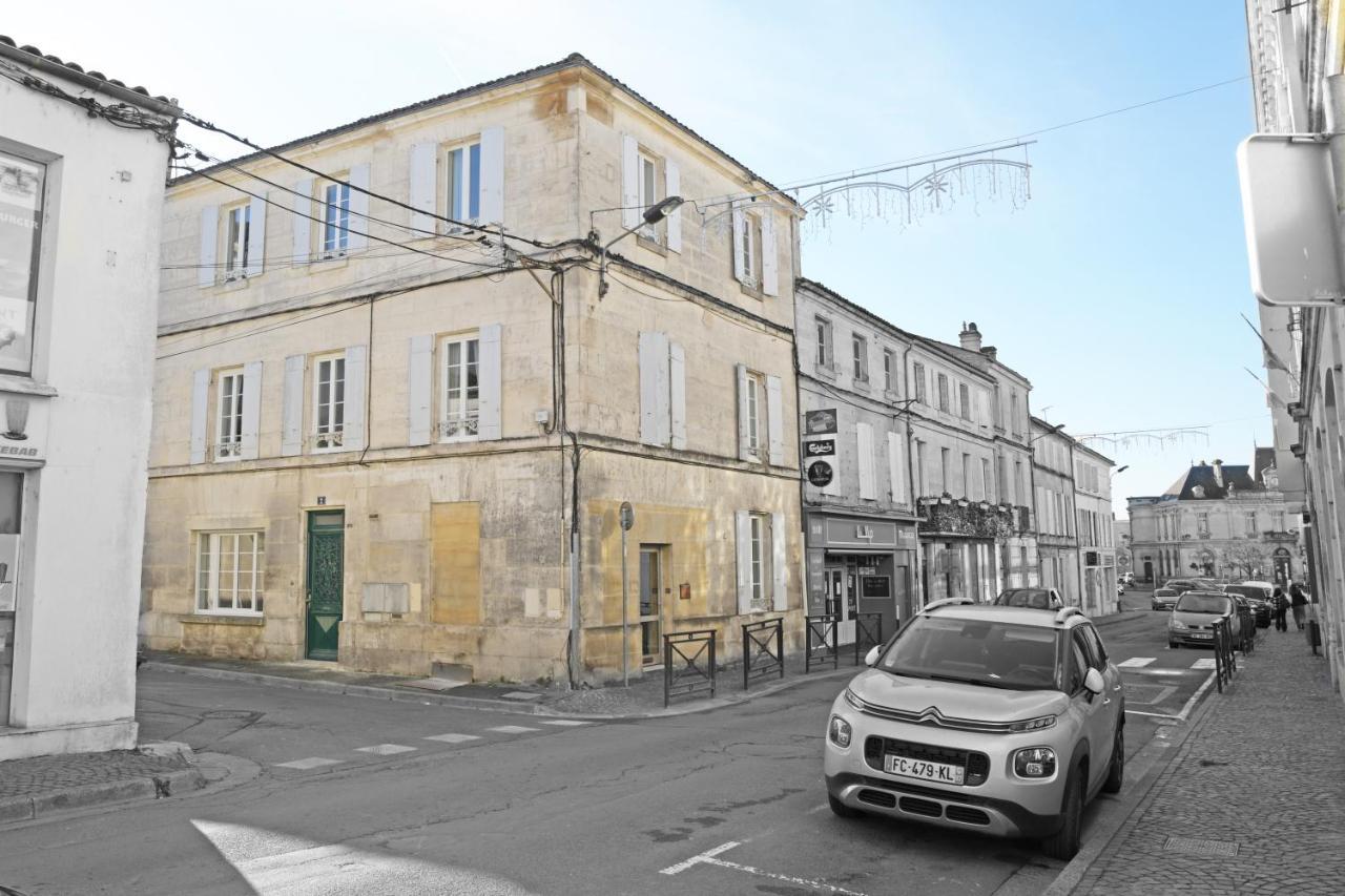 T2 De 55M2 Avec Toit Terrasse, Hyper Centre, Wifi, Draps, Savons Et Serviettes Fournis Cognac Ruang foto
