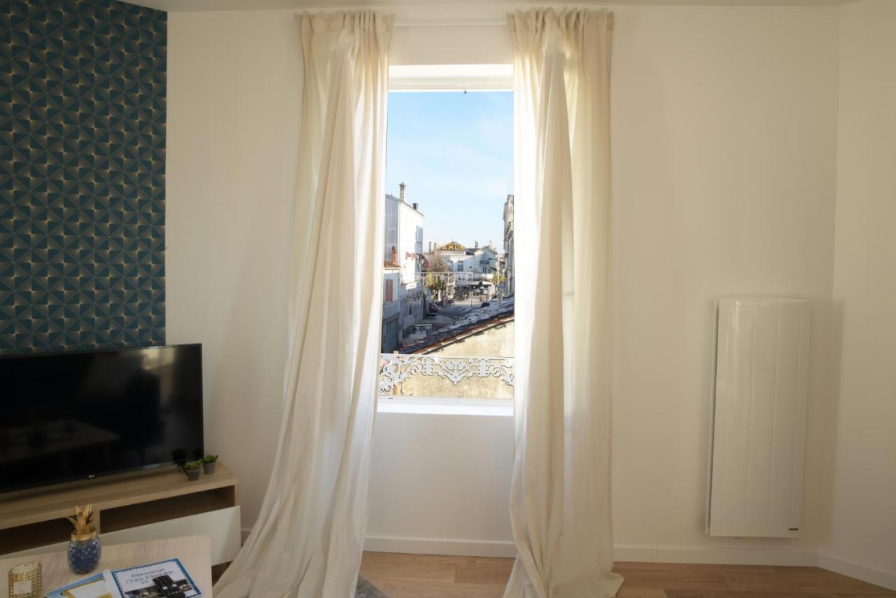 T2 De 55M2 Avec Toit Terrasse, Hyper Centre, Wifi, Draps, Savons Et Serviettes Fournis Cognac Bagian luar foto